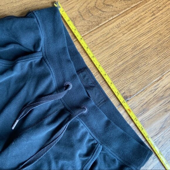 Lululemon Black cuddle crop jogger size 8 - Picture 5 of 8